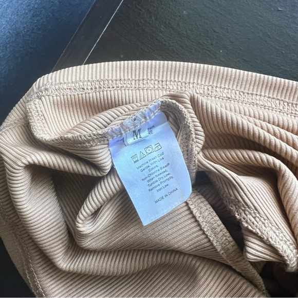 Tan Ribbed Long Sleeve Top With Asymmetric Cut Out Size Medium - Picture 6 of 6